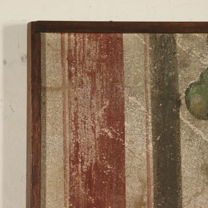 Falso desgarro de un fresco con decoración floral-detalle