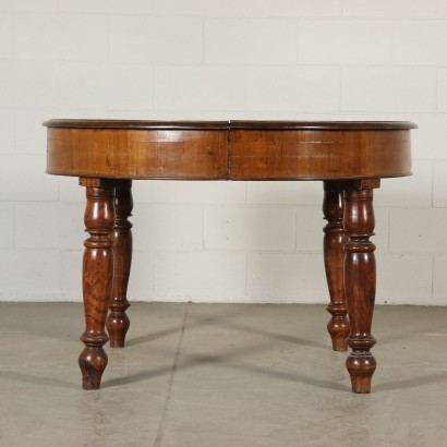 Walnut and Elm Extansible Table Italy Second Quarter 19th Century