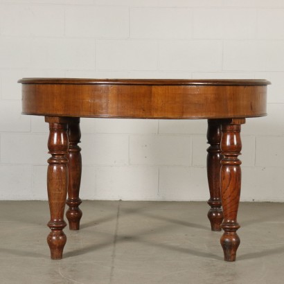 Walnut and Elm Extansible Table Italy Second Quarter 19th Century