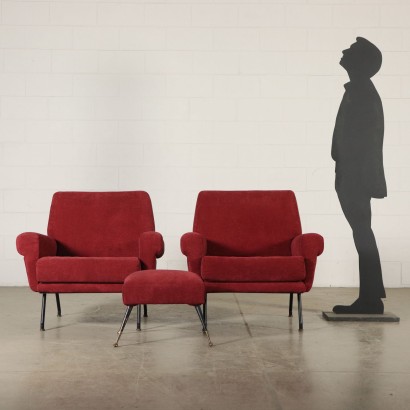 moderne Antiquitäten, moderne Design-Antiquitäten, Sessel, moderne Antiquitäten-Sessel, moderne Antiquitäten-Sessel, italienischer Sessel, Vintage-Sessel, 60er-Sessel, 60er-Design-Sessel, Paar Sessel mit Fußstütze.