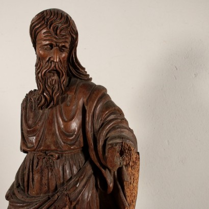 Estatua de madera-detalle