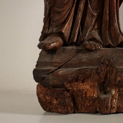 Estatua de madera-detalle