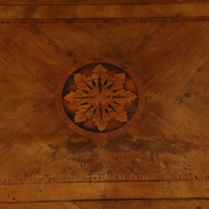 Schreibtisch klassizistisch Ahorn Nussbaum Italien 18. Jahrhundert