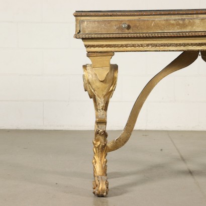Tisch mit Schrein Vergoldetes Lackiertes Holz Italien 19. Jahrhundert