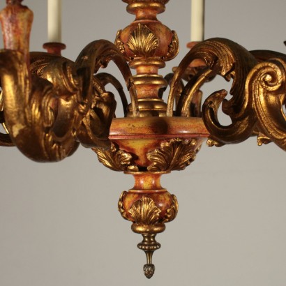 Kronleuchter mit acht Armen Goldenes Holz Italien 20. Jahrhundert.