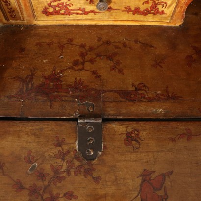 Lackierter Schreibschrank aus Piemont Italien 18. Jahrhundert