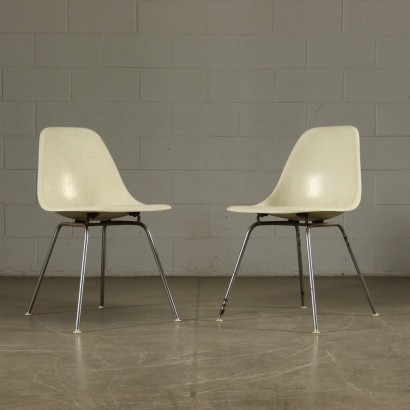 Pair of Chairs by Charles and Ray Eames Vintage 1970s