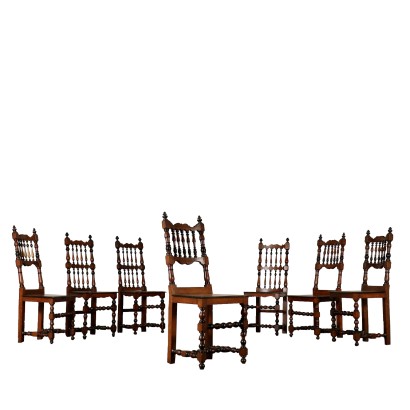 Sieben Stühle aus Nussbaumholz Italien 18. Jahrhundert