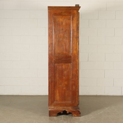 Cabinet with Two Doors-the side