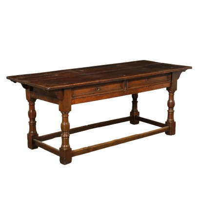 Antiker Tisch aus Nussbaumholz Italien 18. Jahrhundert