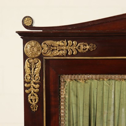 Elegante Kaminblende aus Mahogani Italien 19. Jahrhundert