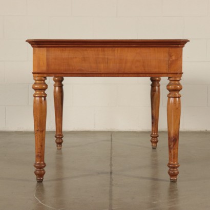 Tisch aus Kirschholz Nussbaumholz Italien 19. Jahrhundert