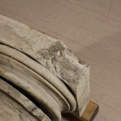 Coppia di colonne Berniniane in marmo