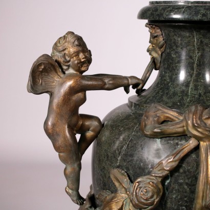 Vase aus Marmor und Bronze