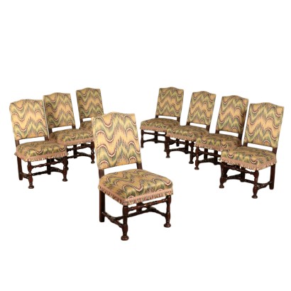 Gruppe von Acht Stühlen