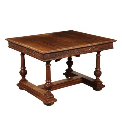 Neo-Renaissance Extendable Table Walnut Italy Early 19th Century
