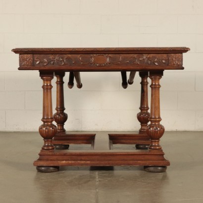 Neo-Renaissance Extendable Table Walnut Italy Early 19th Century