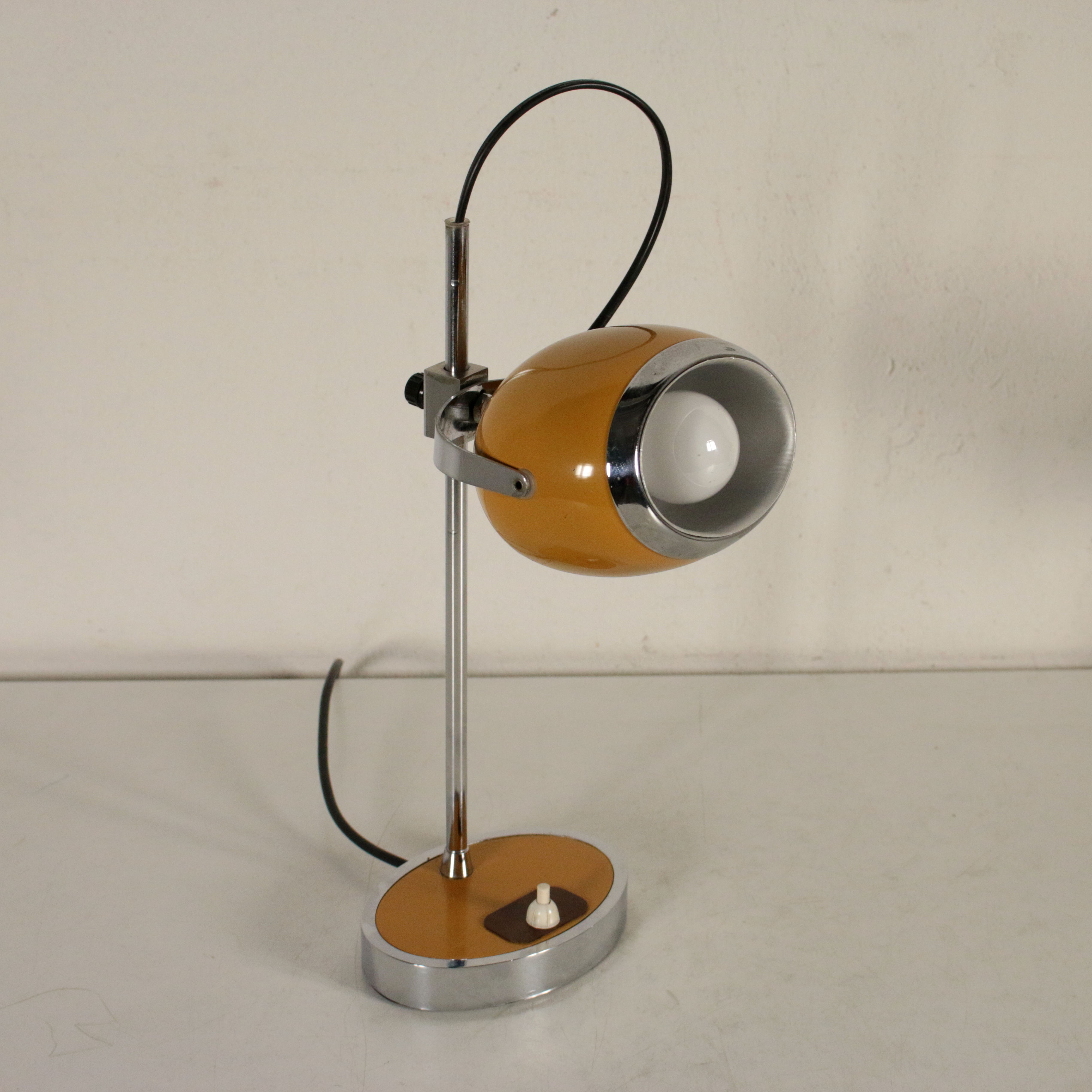 Lampada Vintage da Tavolo Anni 60 Alluminio Metallo Cromato Lume