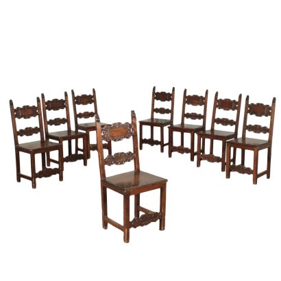 Group of 8 Neo-renaissance Style Chairs Walnut Chestnut 20th Century