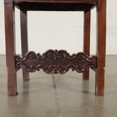 Group of 8 Neo-renaissance Style Chairs Walnut Chestnut 20th Century