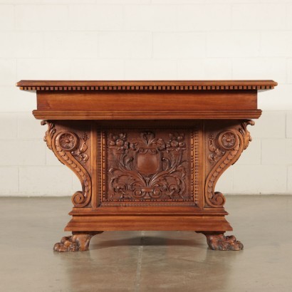 Großer ausziehbarer Tisch im Neorenaissance-Stil