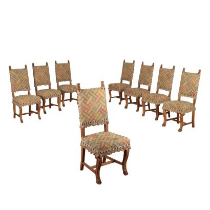 Grupo de ocho sillas de estilo neorrenacentista