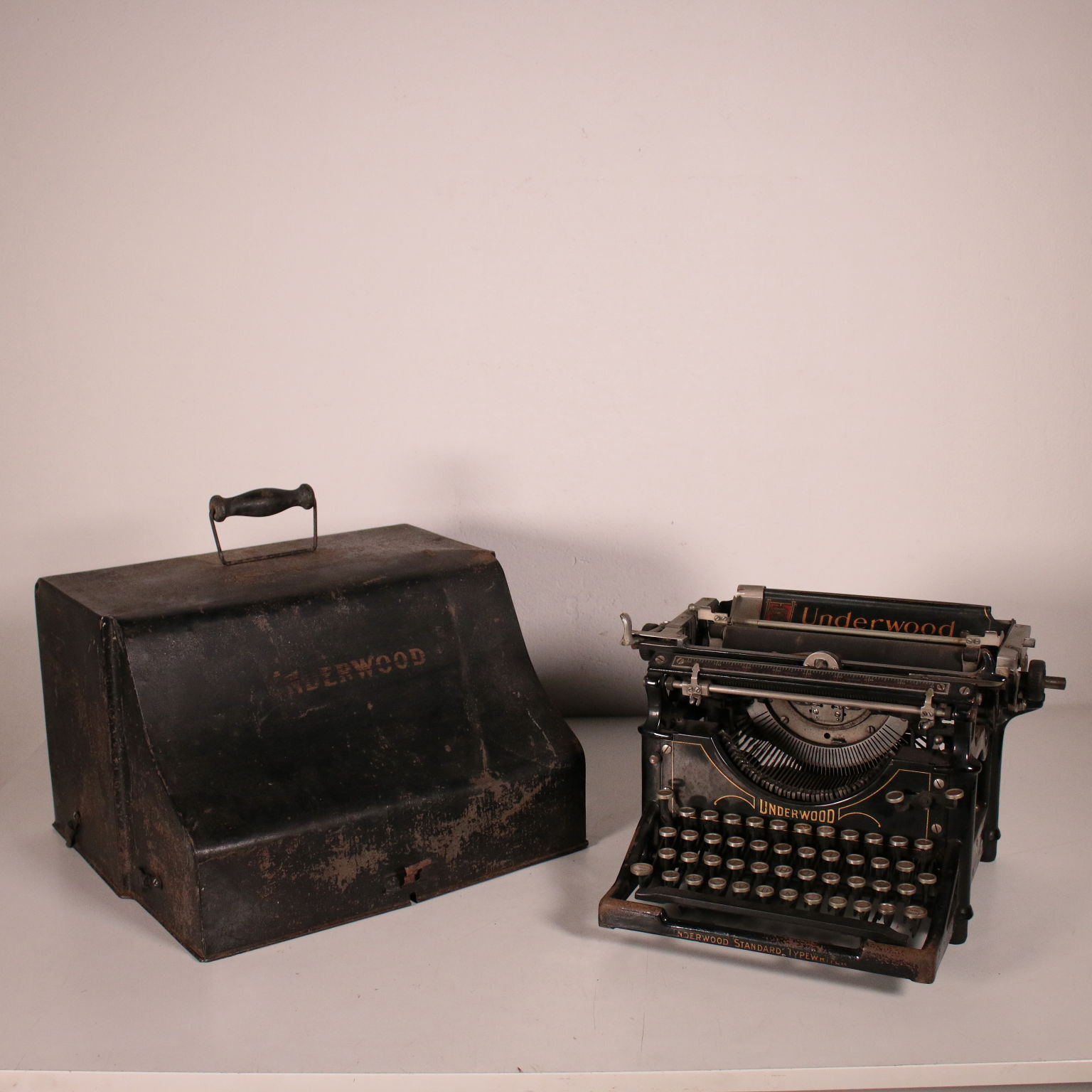 Early 1900s Typewriter, Modern Antiques, Objects, dimanoinmano. It