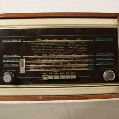 Turntable radio system from the 1960s