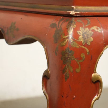 Lacquered Oriental Table Orient 20th Century