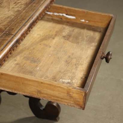 Table basse néo-Renaissance