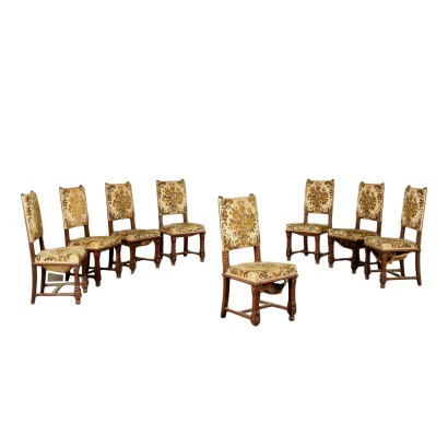 Groupe de huit sièges de style néo-Renaissance