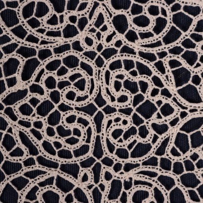 Oval doily in Pizzo Cantù