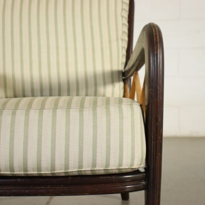 Sessel im Stil von Paolo Buffa, Buchen- und Nussbaumholz, Sitzkissen mit Federung auf Metallbändern, Schaumstoff-Rückenlehne, Stoffpolsterung. Anpassbar.