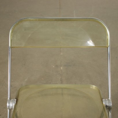 Sillas Plia, años 70, Des. Giancarlo Piretti, producido anónimamente Castelli. Par de sillas plegables, metal y material plástico. Buenas condiciones