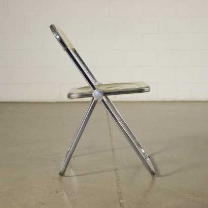 Chaises Plia, années 1970, Des. Giancarlo Piretti, produit anonymement Castelli. Paire de chaises pliantes, métal et matière plastique. Bonnes conditions