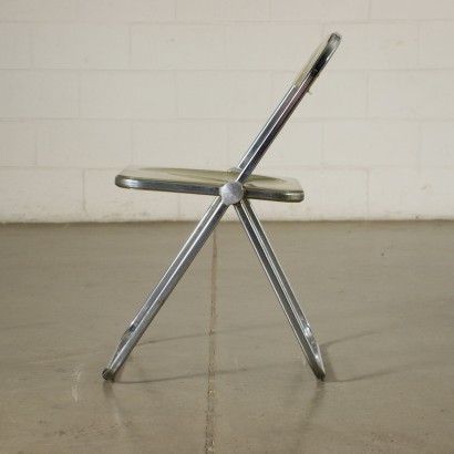 Chaises Plia, années 1970, Des. Giancarlo Piretti, produit anonymement Castelli. Paire de chaises pliantes, métal et matière plastique. Bonnes conditions
