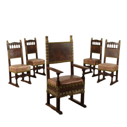 Gruppe von 4 Stühlen und Sessel Neo-Renaissance Nussbaum Italien XVIII