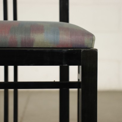 Grupo de 4 sillas. madera lacada, relleno de espuma, revestimiento de tela. , sillas Giorgetti
