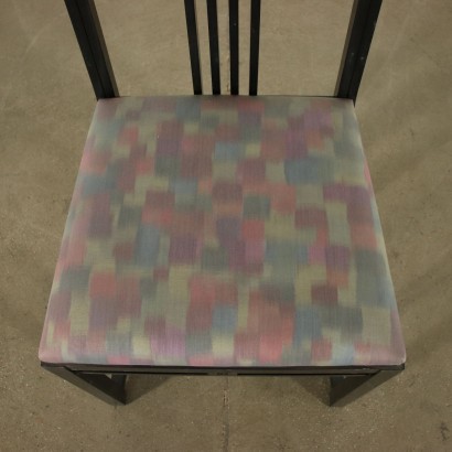 Grupo de 4 sillas. madera lacada, relleno de espuma, revestimiento de tela. , sillas Giorgetti