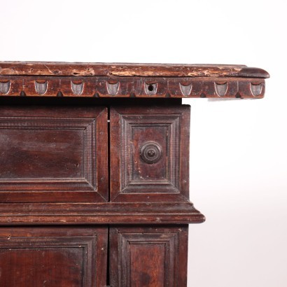 Cabinet Néo-Renaissance avec Pièces Antiques