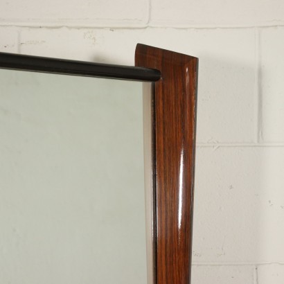 cómoda con espejo, chapa de palisandro, con acabado de poliéster, vidrio retro-tratado, patas de metal, cómoda de los años 60