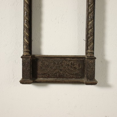 Neo-Gothic frame