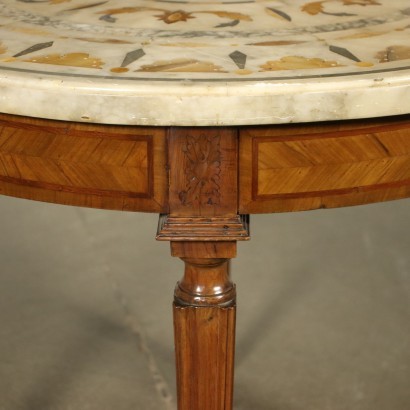 Style Tisch, Nussbaum, Olivenholz, Alabaster, Italien, '900.