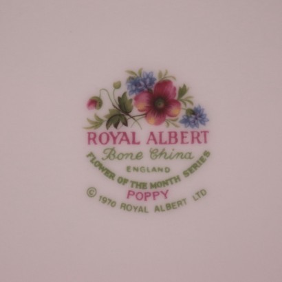 Groupe de 12 Tasses Royal Albert Porcelaine Angleterre XX Siècle