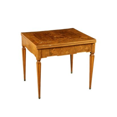 Neoclassical Game Table Walnut Maple Italy XVIII Century