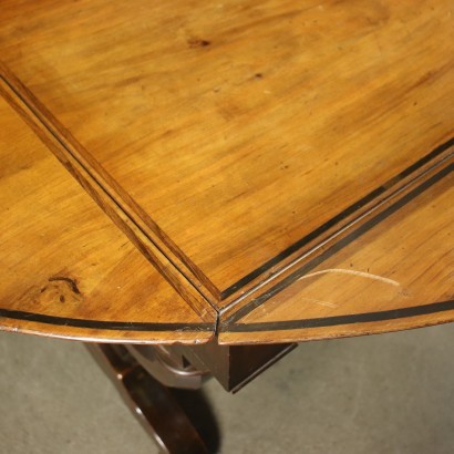 Table With Openable Wings Mahogany Walnut Italy 19th Century