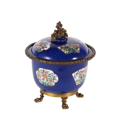 Chinese Vase with Lid