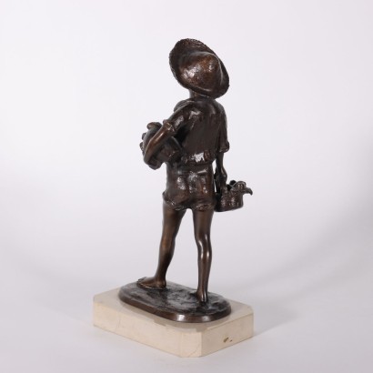 Enfant des Rues par Giovanni de Martino Bronze - Italie XX Siècle.