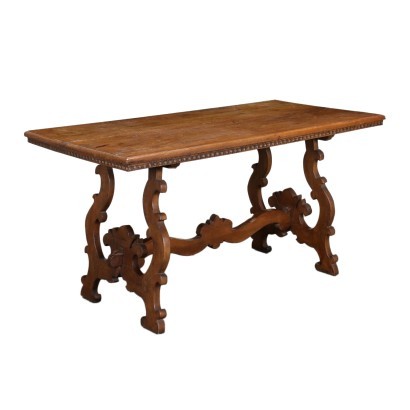Mesa con maderas antiguas