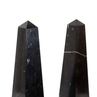 Pareja de Obeliscos de Mármol